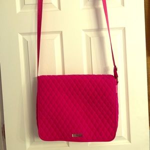 Vera Bradley messenger bag. Pink!